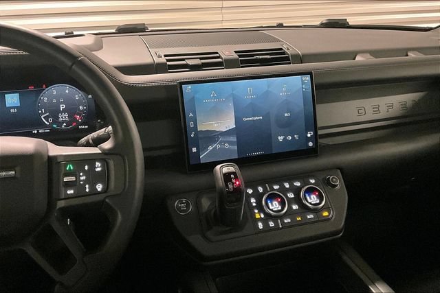 Certified 2025 Land Rover Defender 130 X-Dynamic SE AWD/4WD image 5