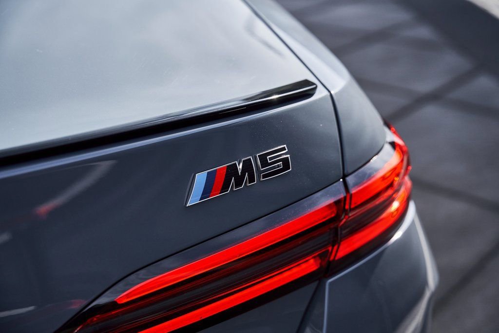 Used 2026 BMW M5 w/ Executive Package image 13