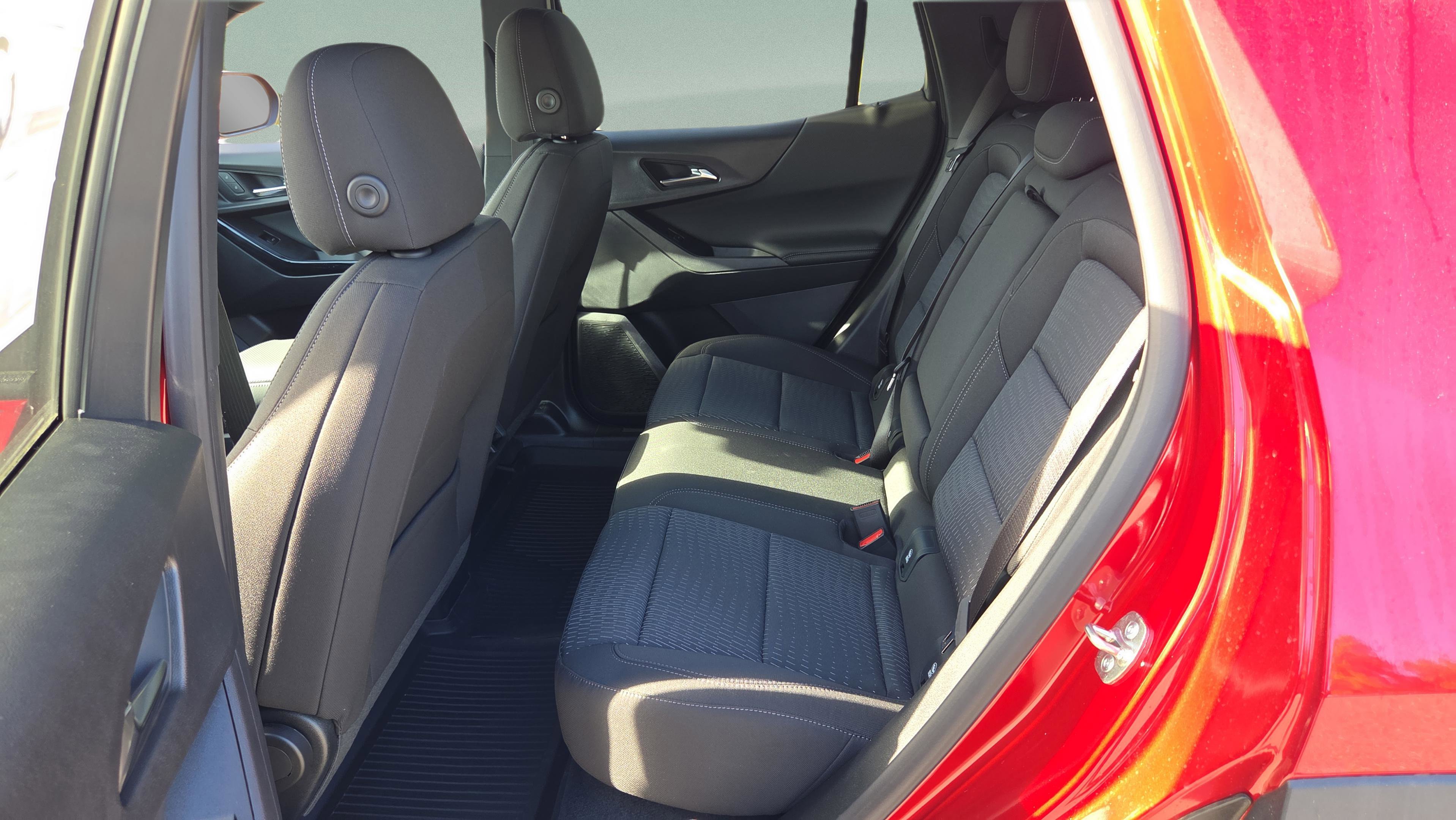New 2026 Chevrolet Equinox LT w/ Safety and Technology Package FWD image 11