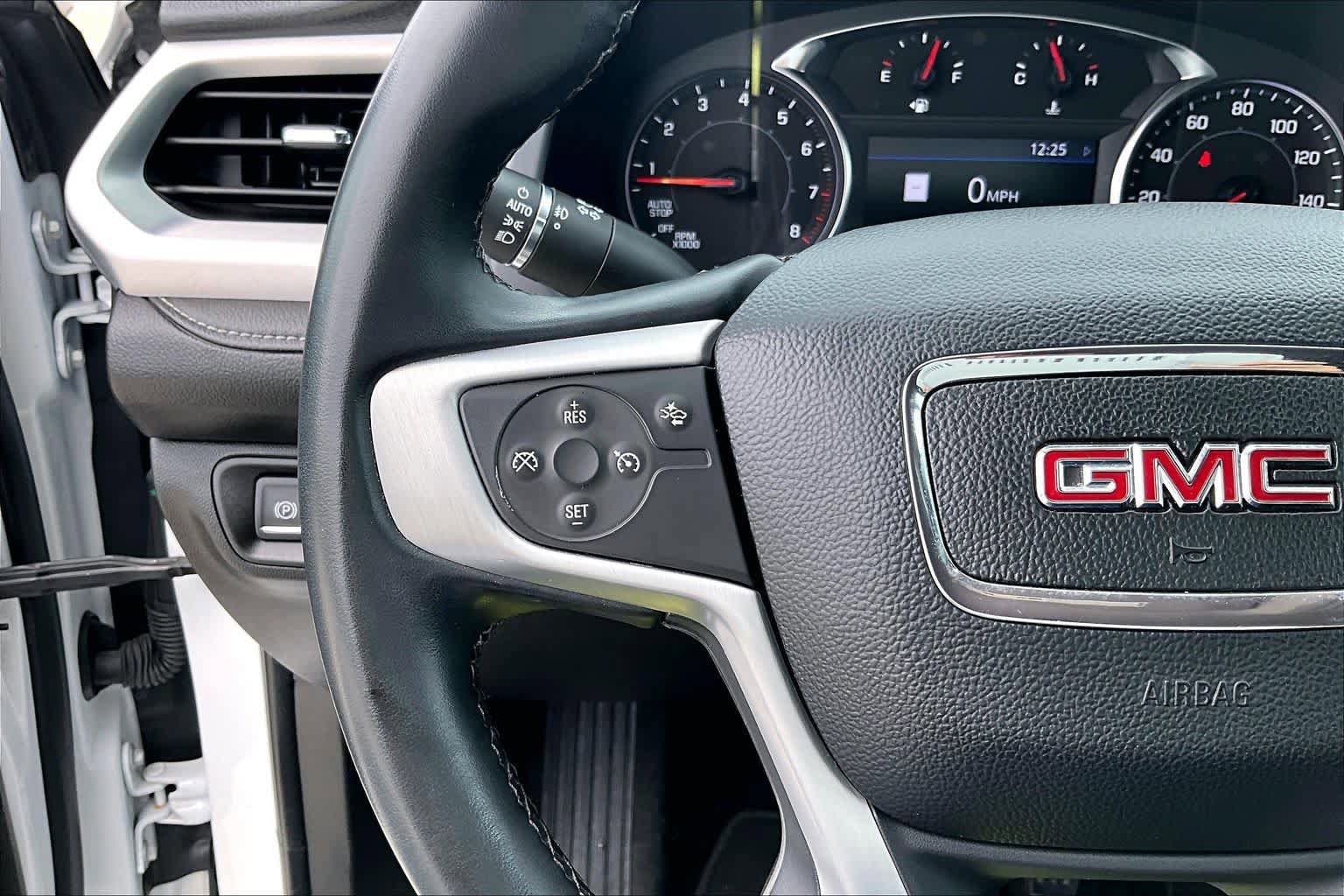 Used 2023 GMC Acadia SLT AWD/4WD image 23