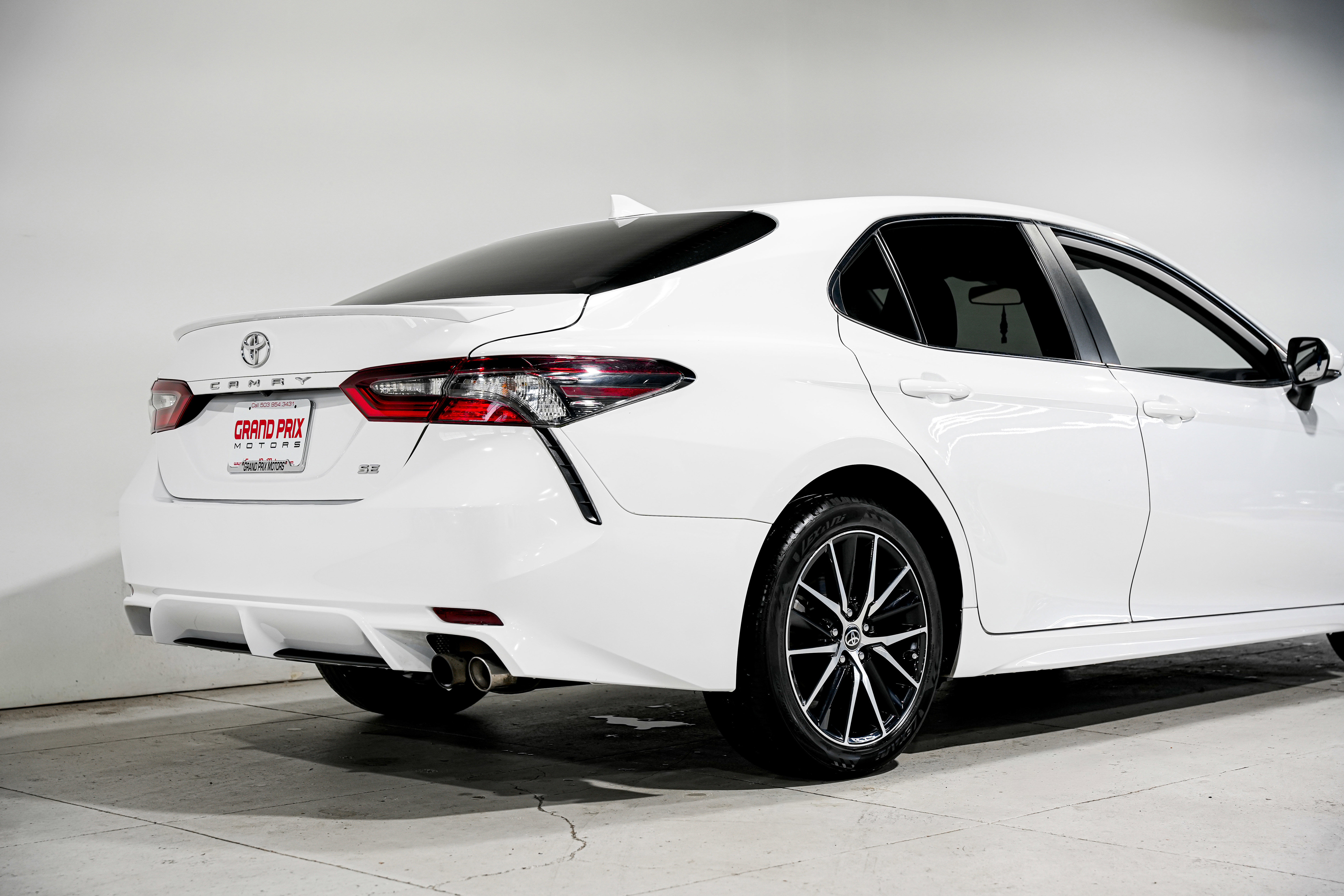 Used 2024 Toyota Camry SE FWD image 40