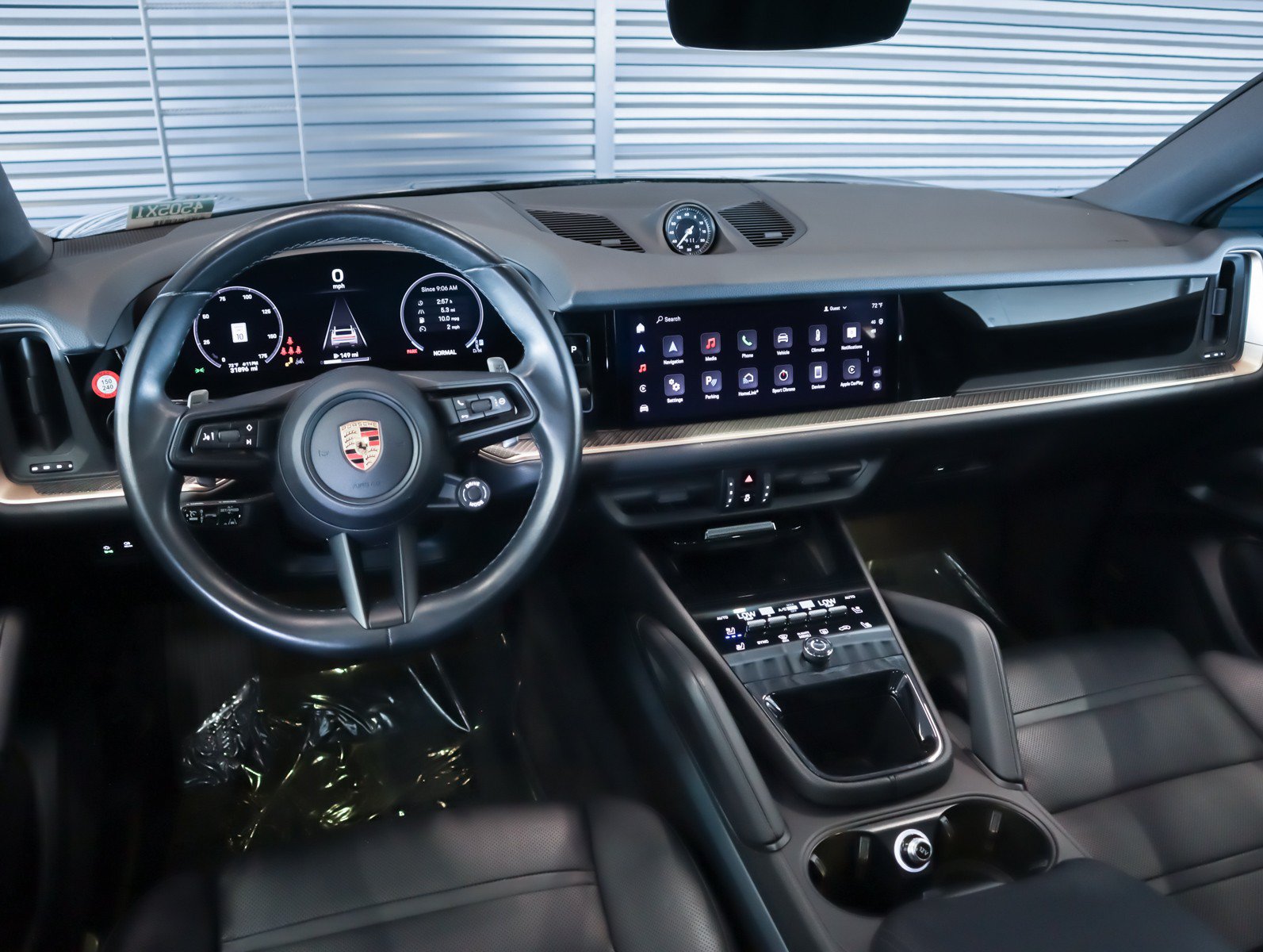 Certified 2024 Porsche Cayenne Coupe AWD/4WD image 17
