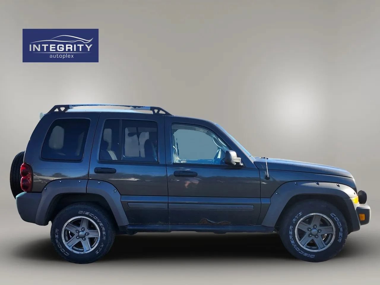 Used 2005 Jeep Liberty Renegade AWD/4WD image 5