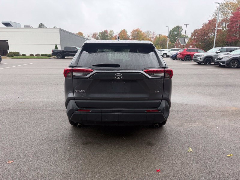 Used 2022 Toyota RAV4 LE FWD image 12