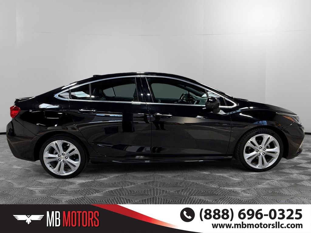 Used 2017 Chevrolet Cruze Premier FWD image 2