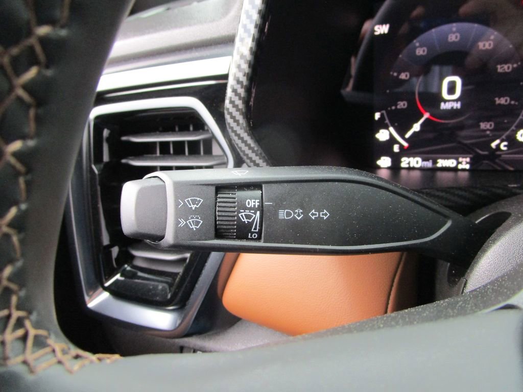 Used 2025 GMC Canyon AT4 w/ Technology Plus Package image 32