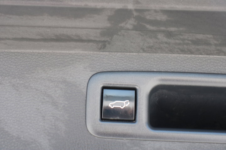 Used 2023 Toyota Highlander XLE FWD image 16