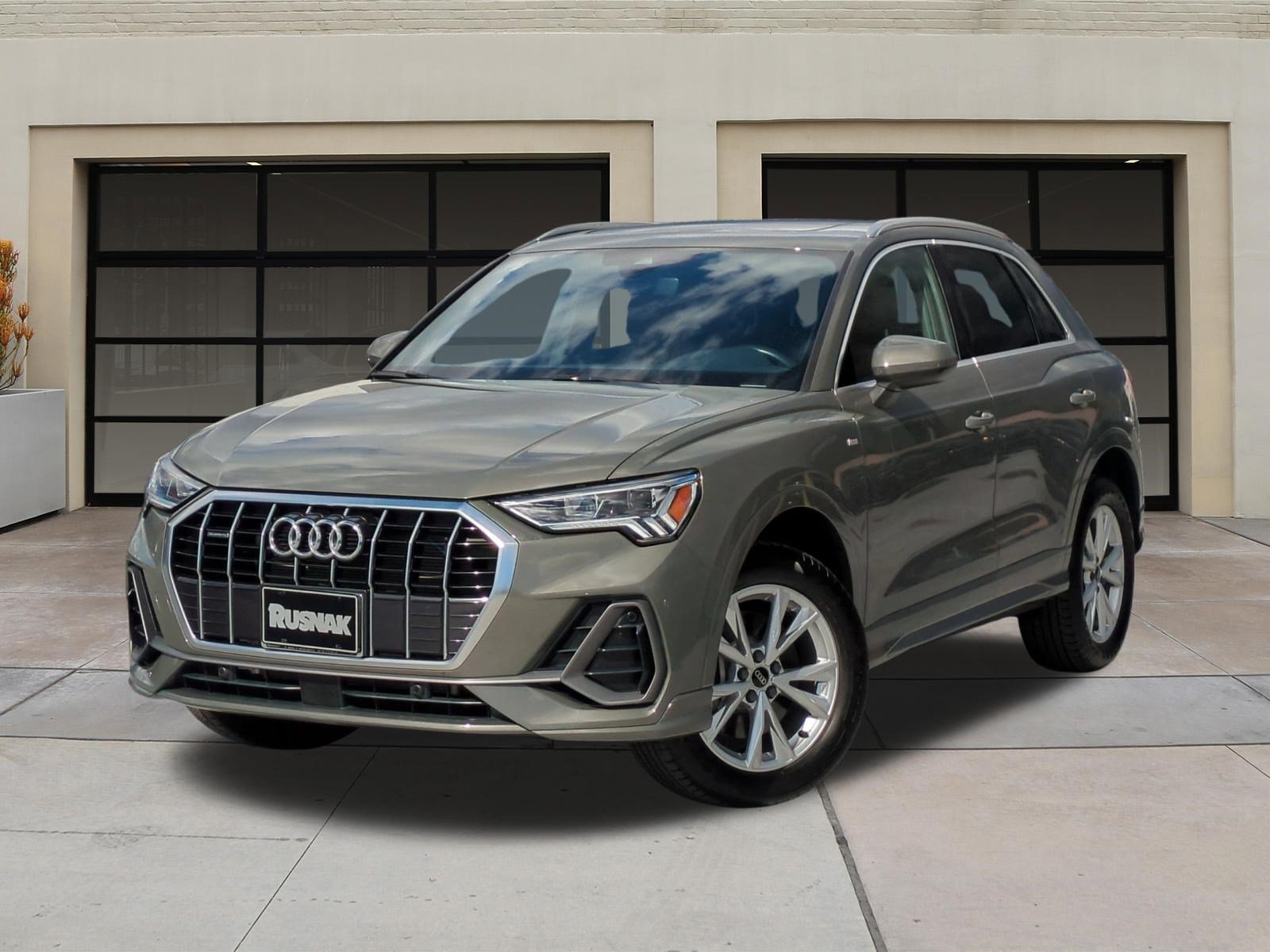 Used 2024 Audi Q3 2.0T Premium AWD/4WD image 3