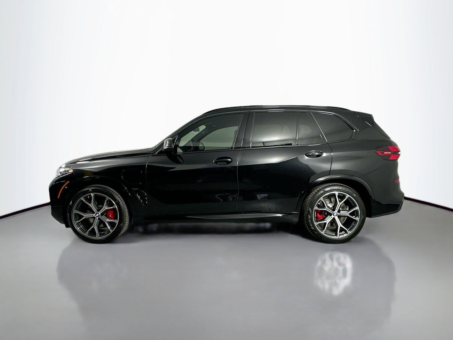 New 2026 BMW X5 xDrive50e w/ Executive Package image 8