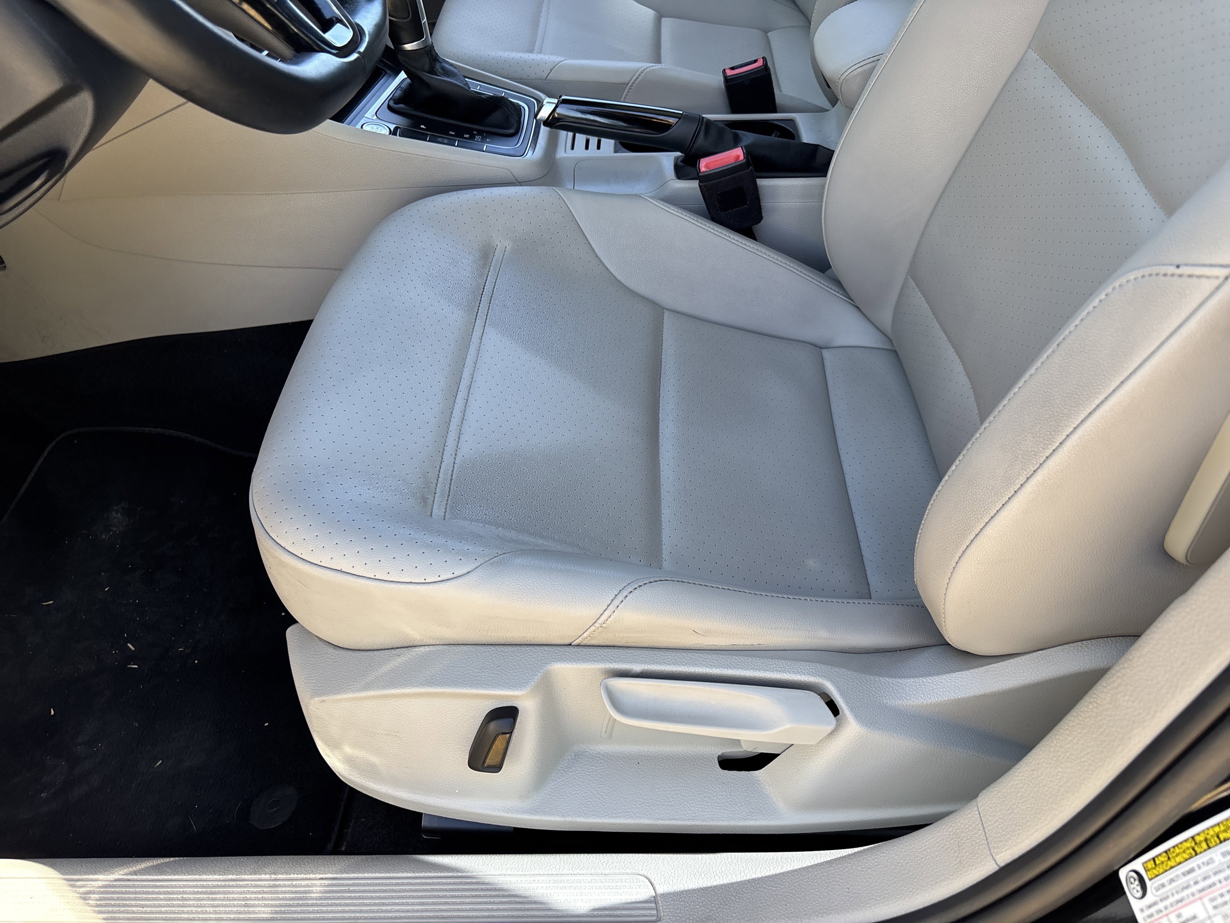 Used 2019 Volkswagen Golf SE w/ Driver Assistance Package image 19