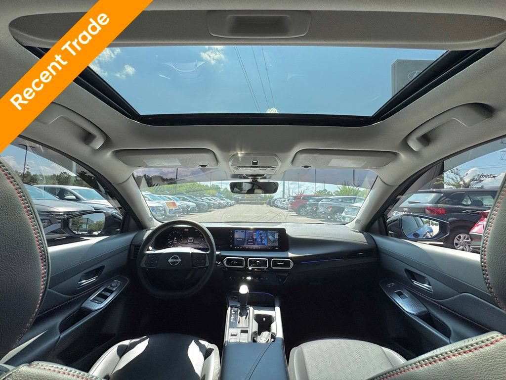 Used 2026 Nissan Sentra SR w/ SR Premium Package FWD image 3