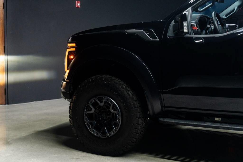 Used 2025 Ford F150 Raptor AWD/4WD image 25