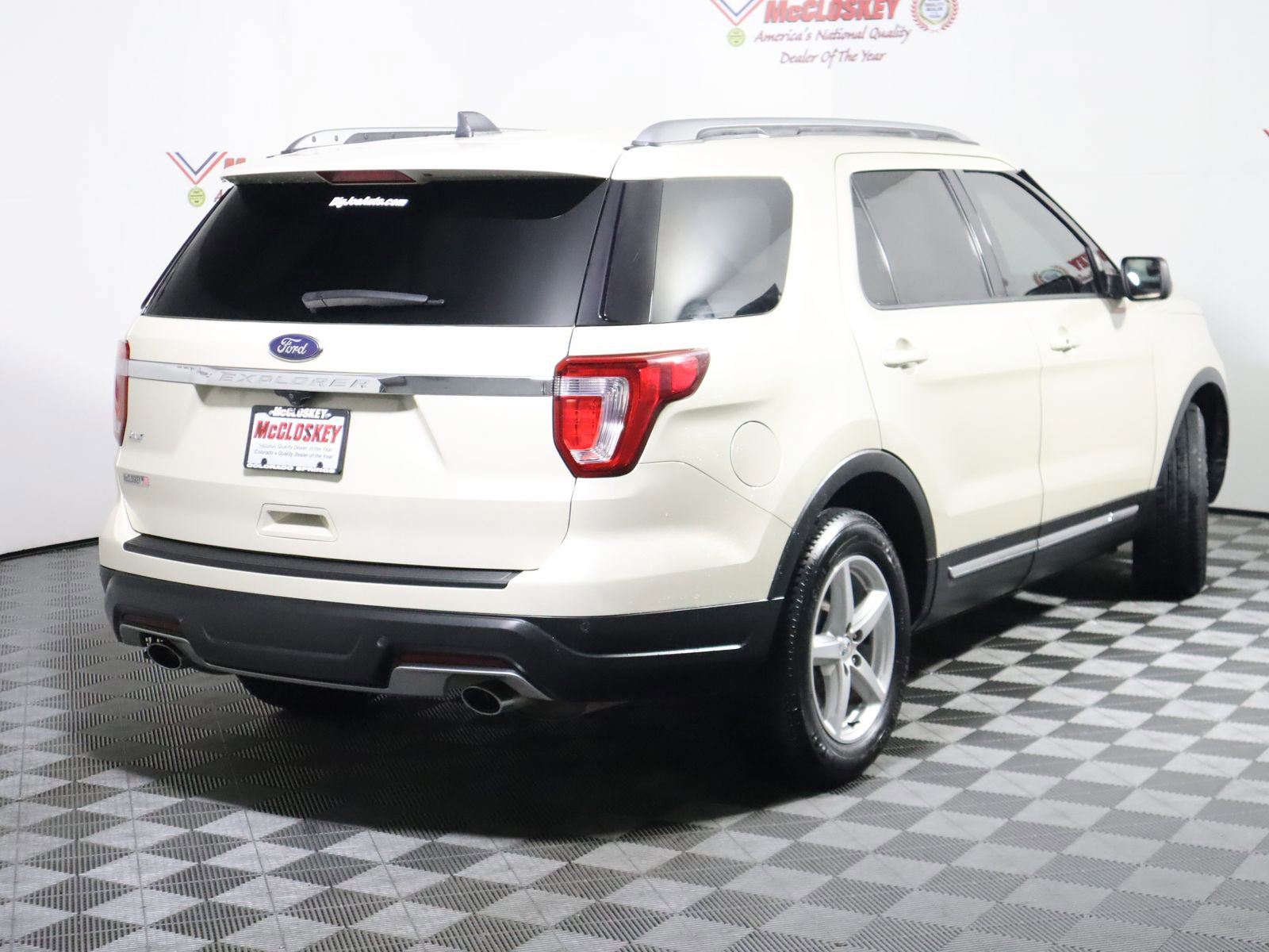 Used 2018 Ford Explorer XLT FWD image 5