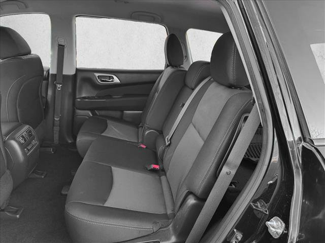 Used 2017 Nissan Pathfinder S image 16