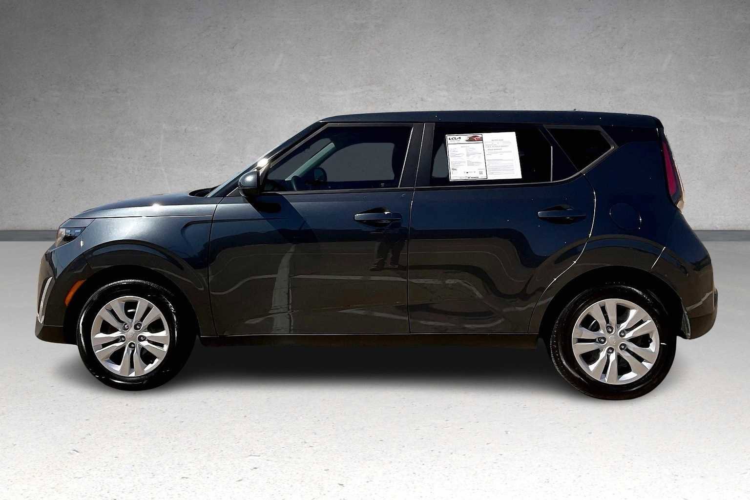 Certified 2023 Kia Soul LX image 3