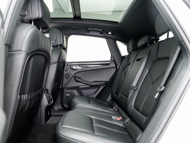 Certified 2025 Porsche Macan image 26