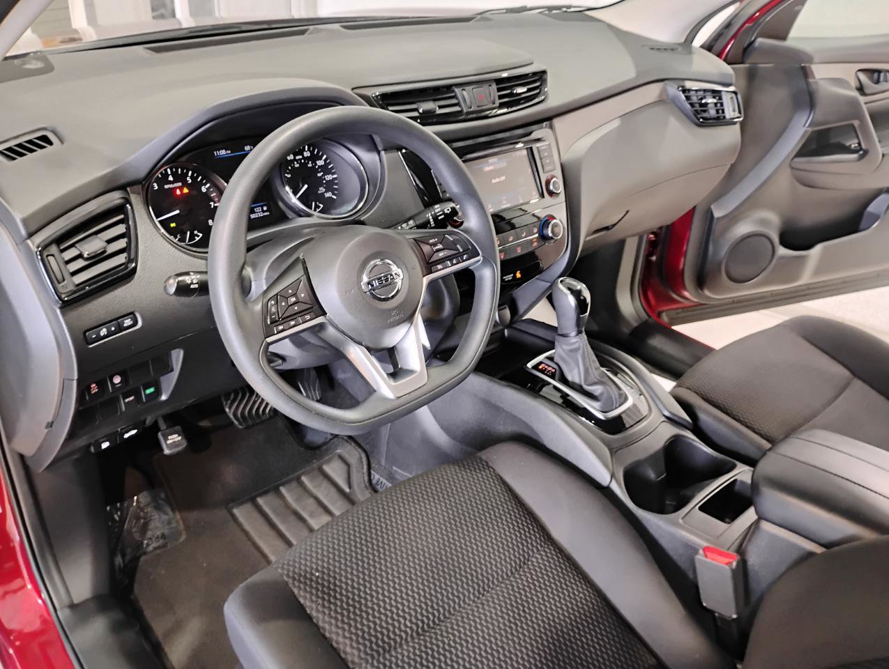 Used 2020 Nissan Rogue Sport S w/ Appearance Package FWD image 14
