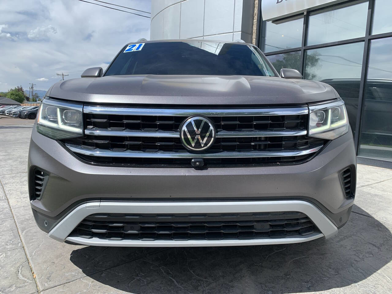 Used 2021 Volkswagen Atlas SEL Premium image 2