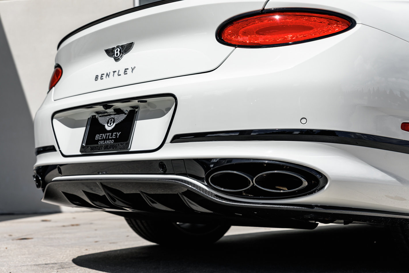 Used 2024 Bentley Continental GT V8 image 11