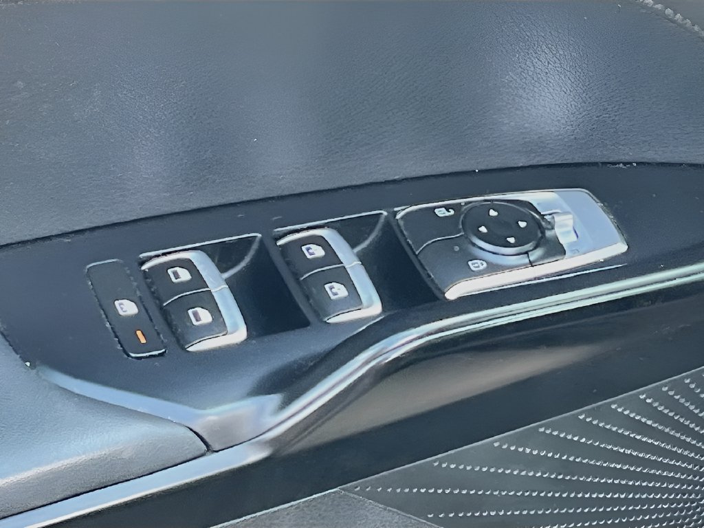 Used 2021 Kia K5 GT-Line FWD image 17