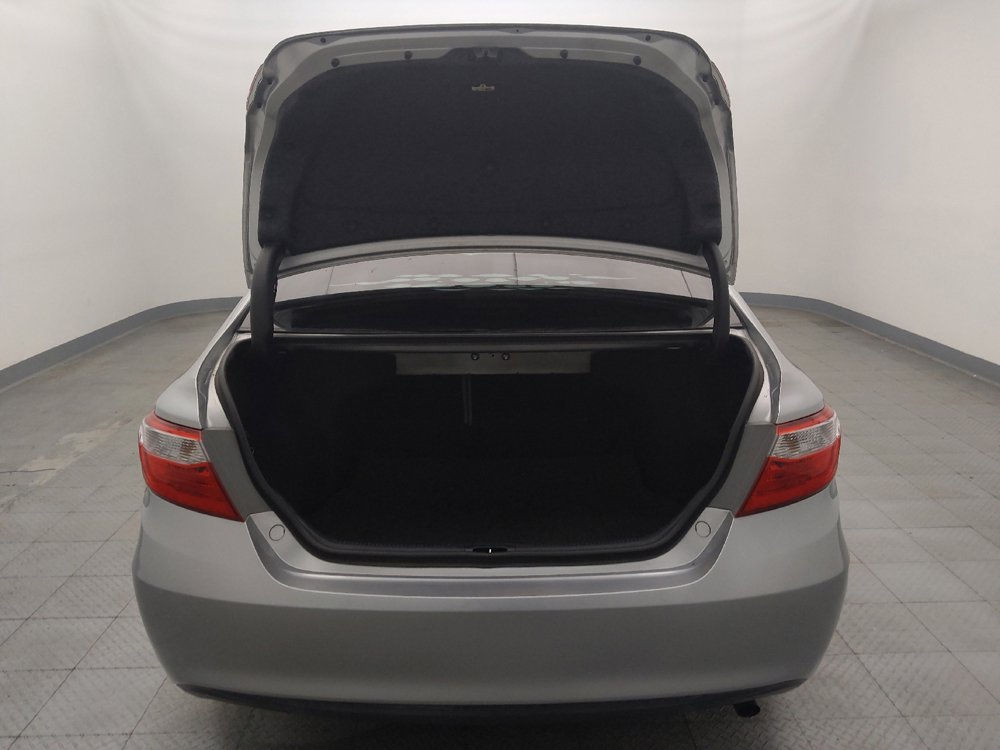 Used 2015 Toyota Camry LE FWD image 29