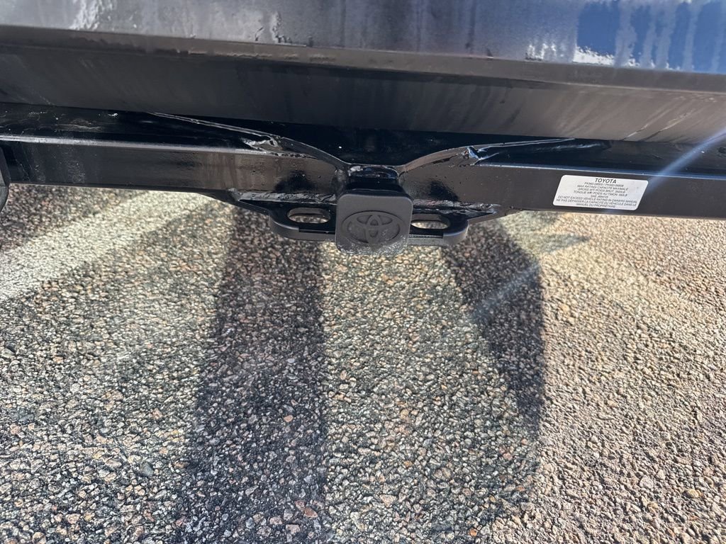 Used 2023 Toyota Sienna XLE Woodland Edition image 33