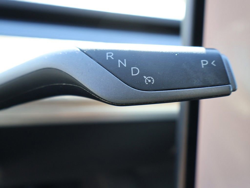 Used 2022 Tesla Model Y Long Range image 43