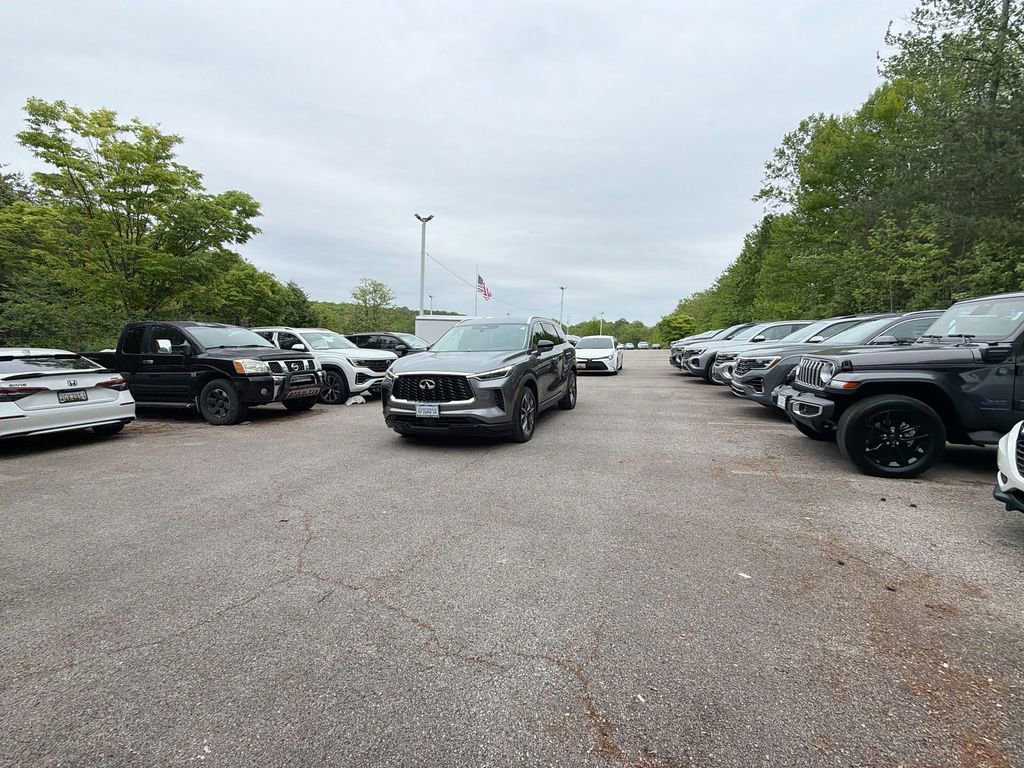 Used 2023 INFINITI QX60 Luxe w/ Cargo Package AWD/4WD image 1