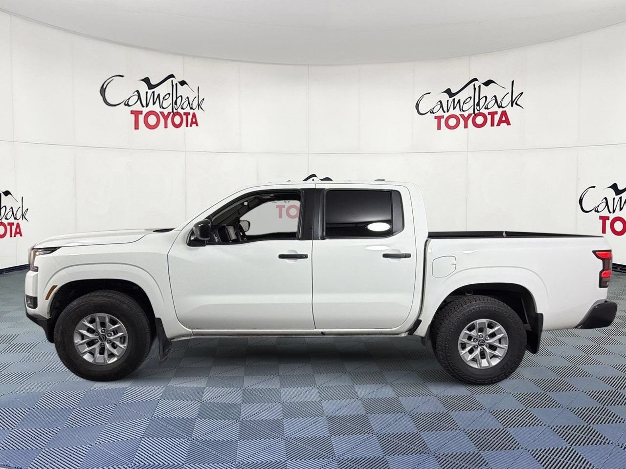 Used 2025 Nissan Frontier S w/ S Utility Package AWD/4WD image 4