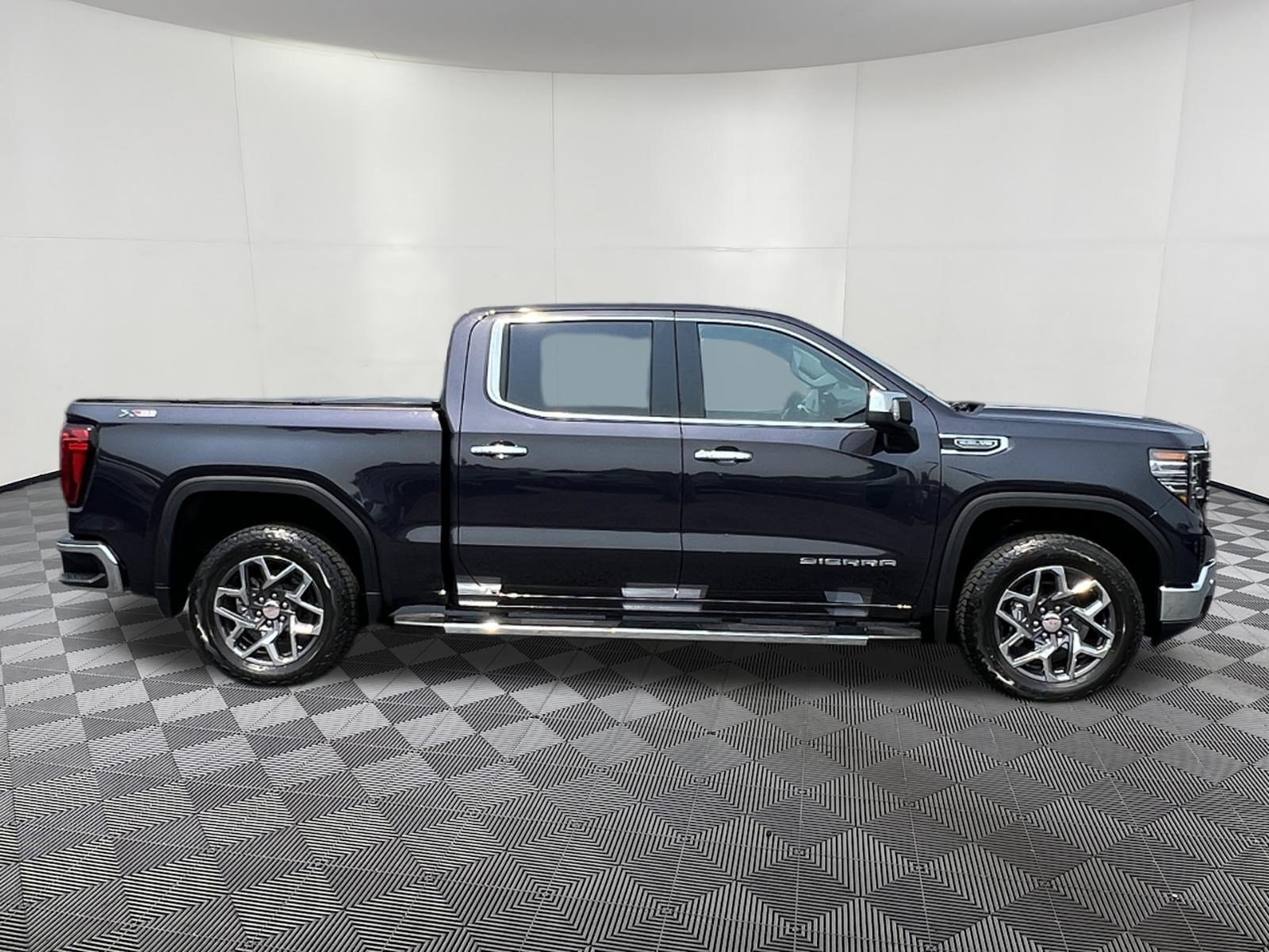 Used 2025 GMC Sierra 1500 SLT w/ SLT Premium Package AWD/4WD image 7