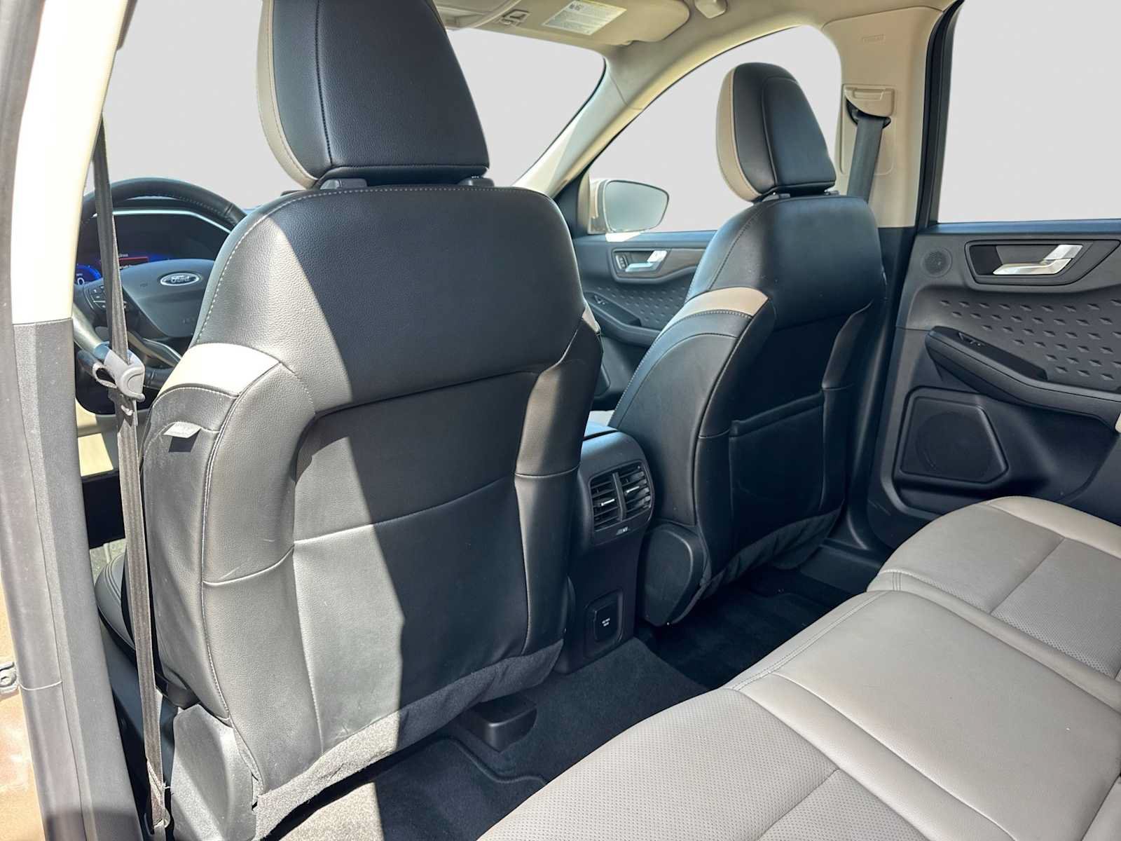Used 2020 Ford Escape Titanium AWD/4WD image 17
