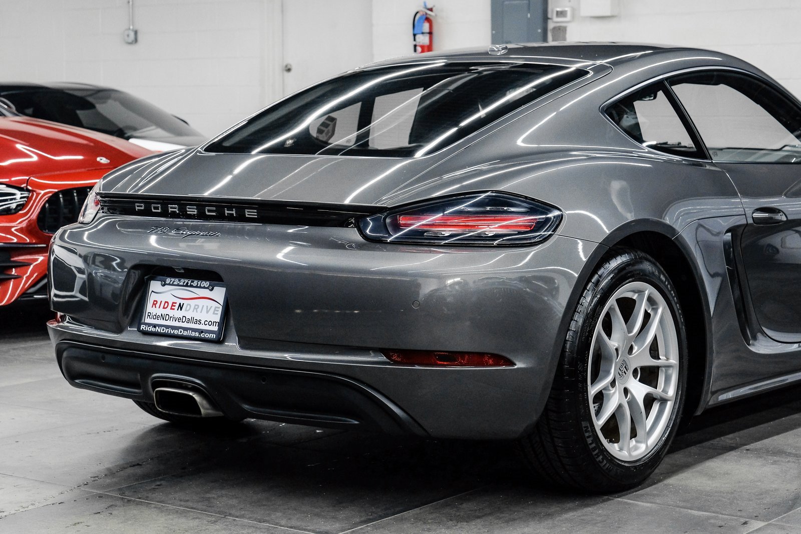 Used 2022 Porsche 718 Cayman image 13