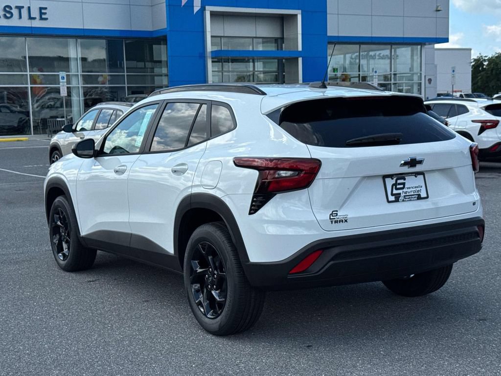 New 2026 Chevrolet Trax LT w/ Driver Confidence Package FWD image 4