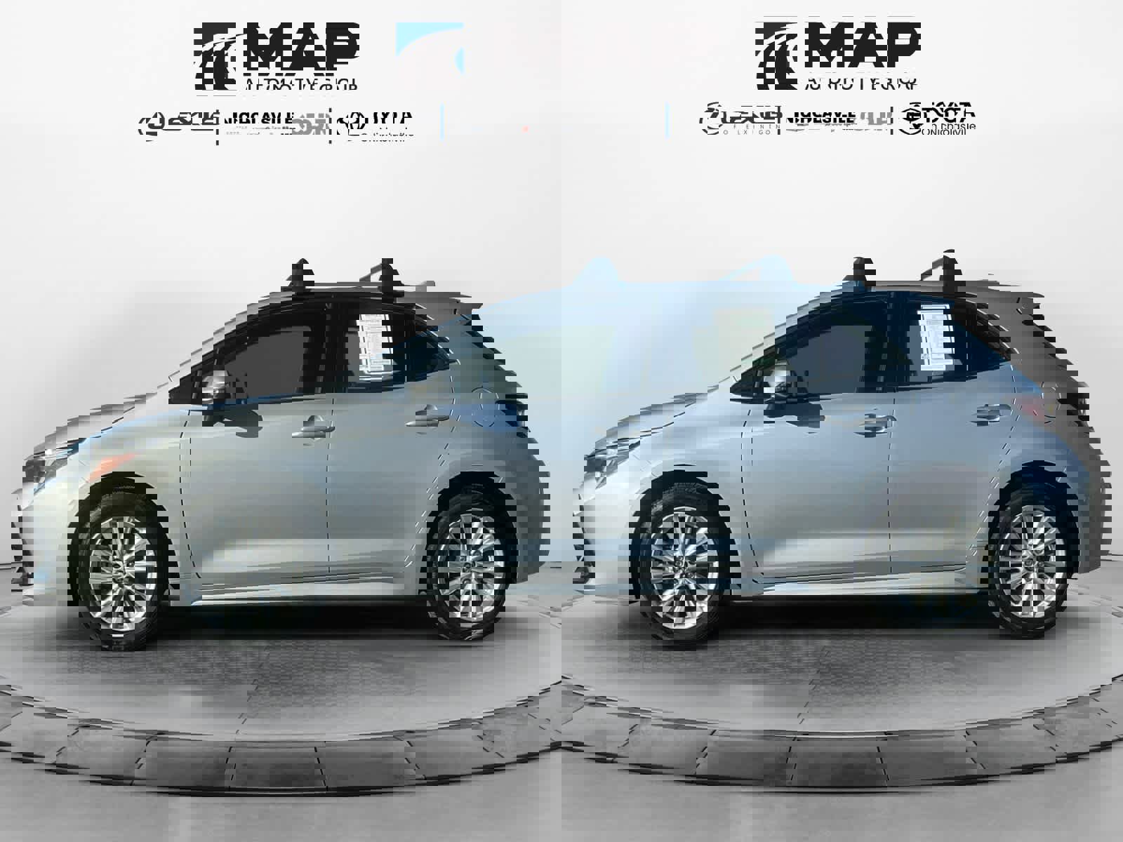 Used 2024 Toyota Corolla SE image 2