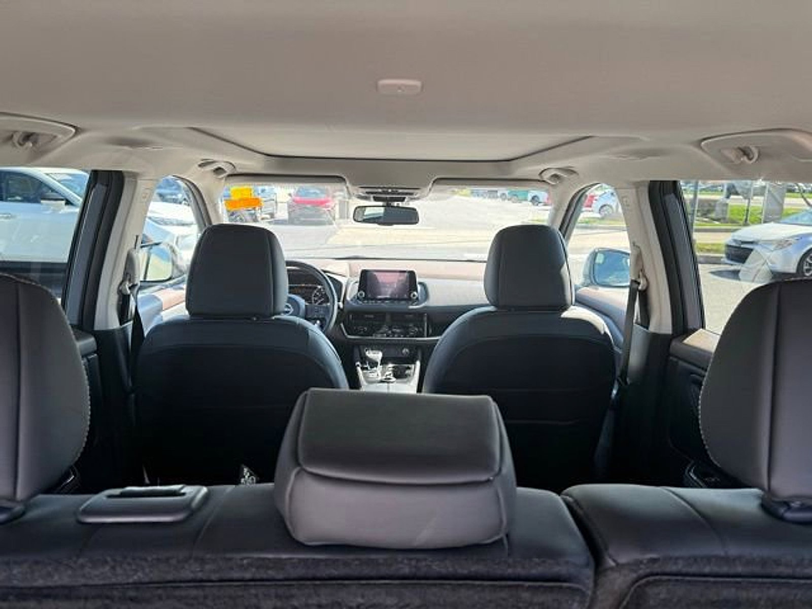 Used 2023 Nissan Rogue SL AWD/4WD image 12