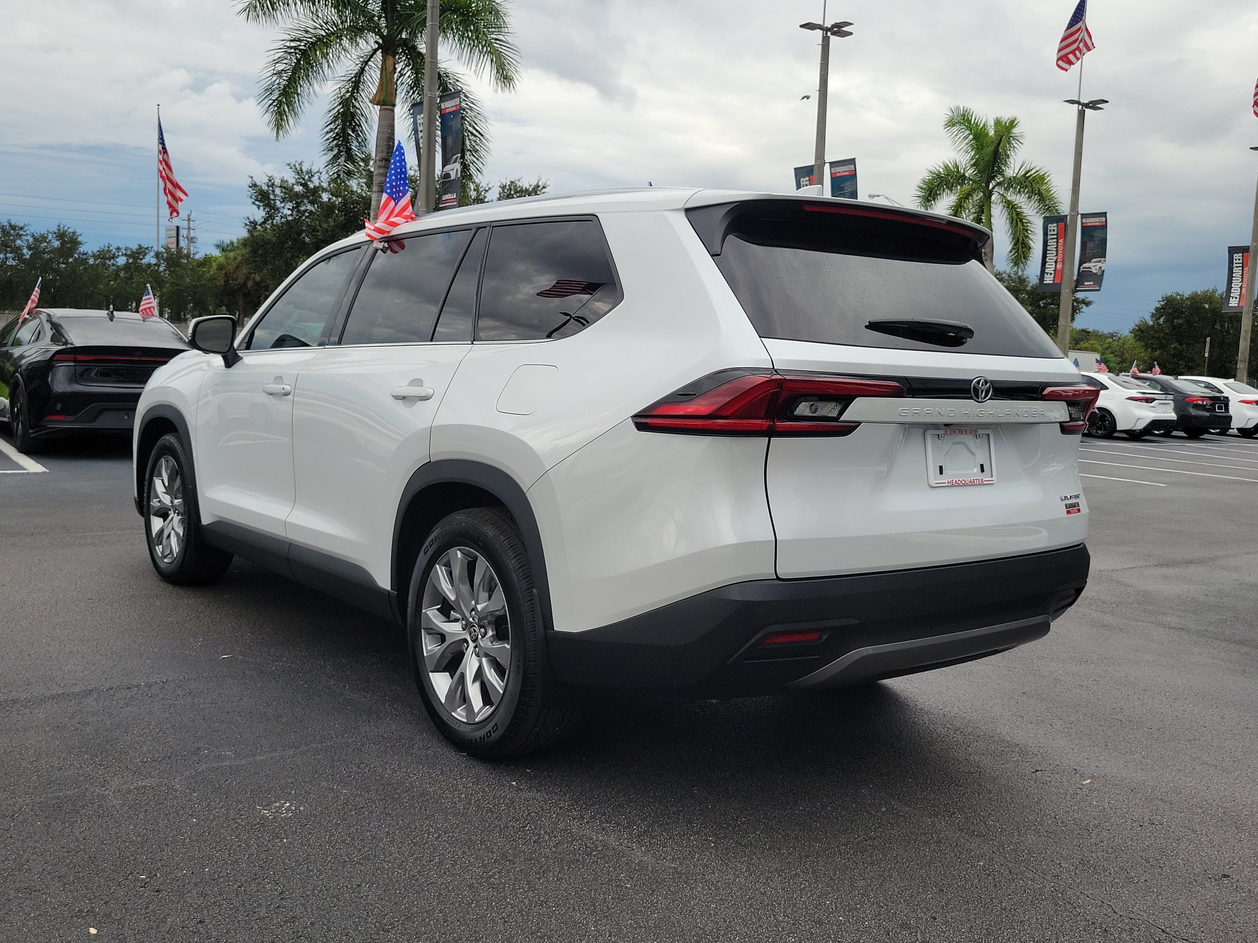 Used 2025 Toyota Grand Highlander FWD image 9