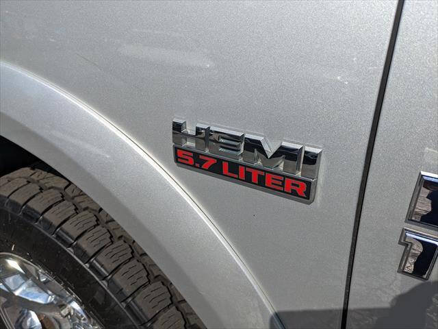 Used 2017 RAM 1500 Laramie AWD/4WD image 9