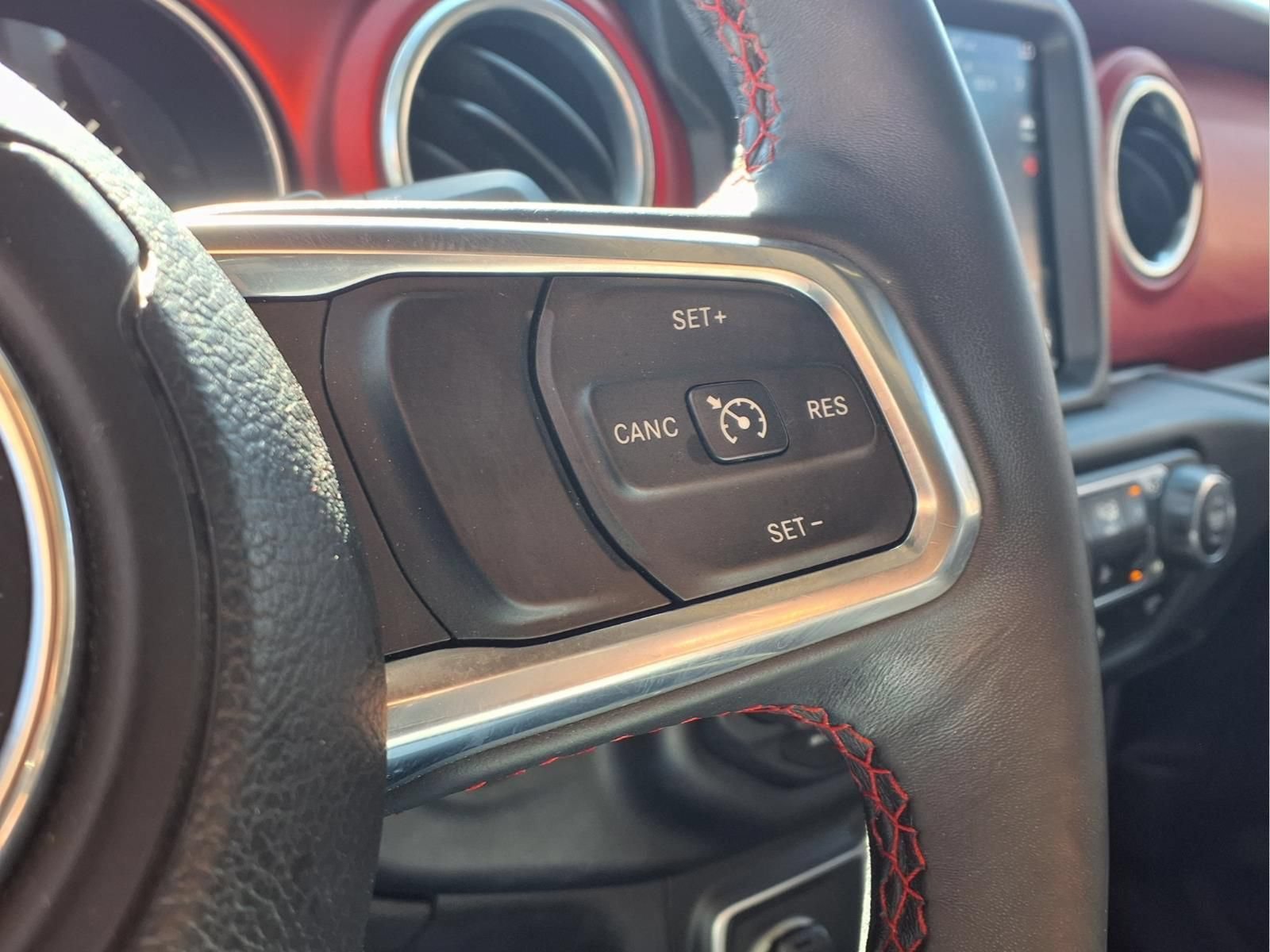 Used 2018 Jeep Wrangler Unlimited Rubicon AWD/4WD image 22
