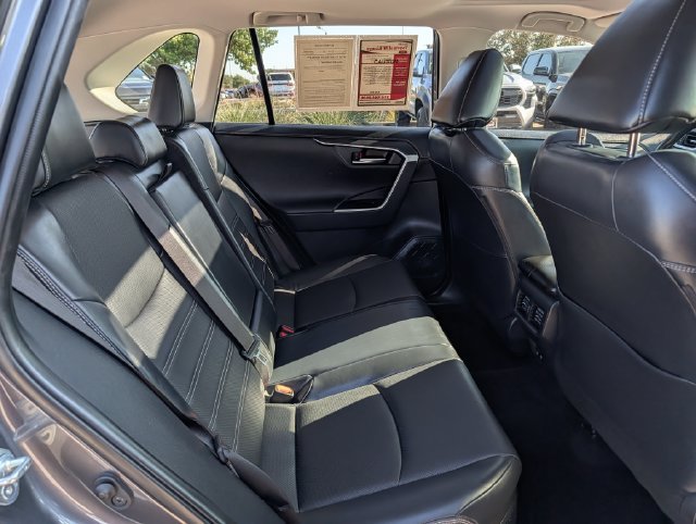 Used 2020 Toyota RAV4 Limited w/ Limited Grade Weather Package AWD/4WD image 30