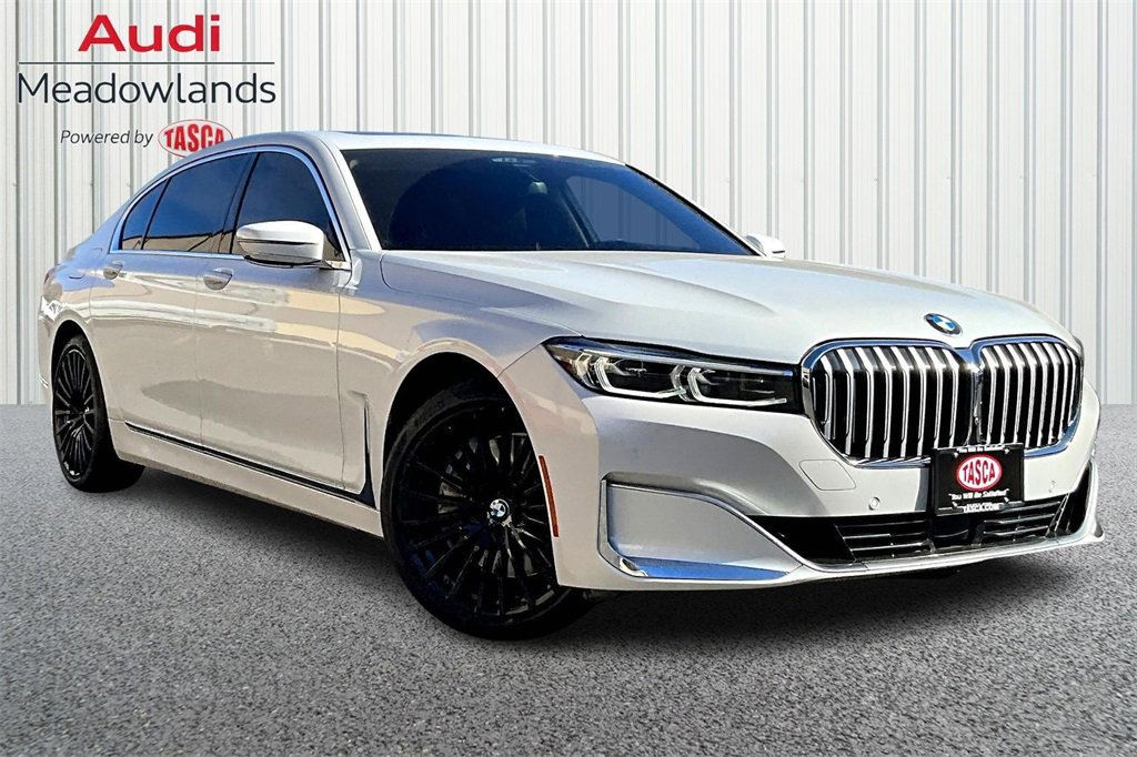 Used 2022 BMW 750i xDrive w/ Executive Package image 3
