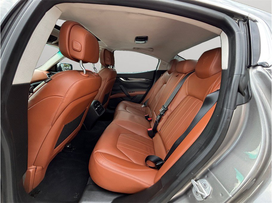 Used 2016 Maserati Ghibli RWD image 32