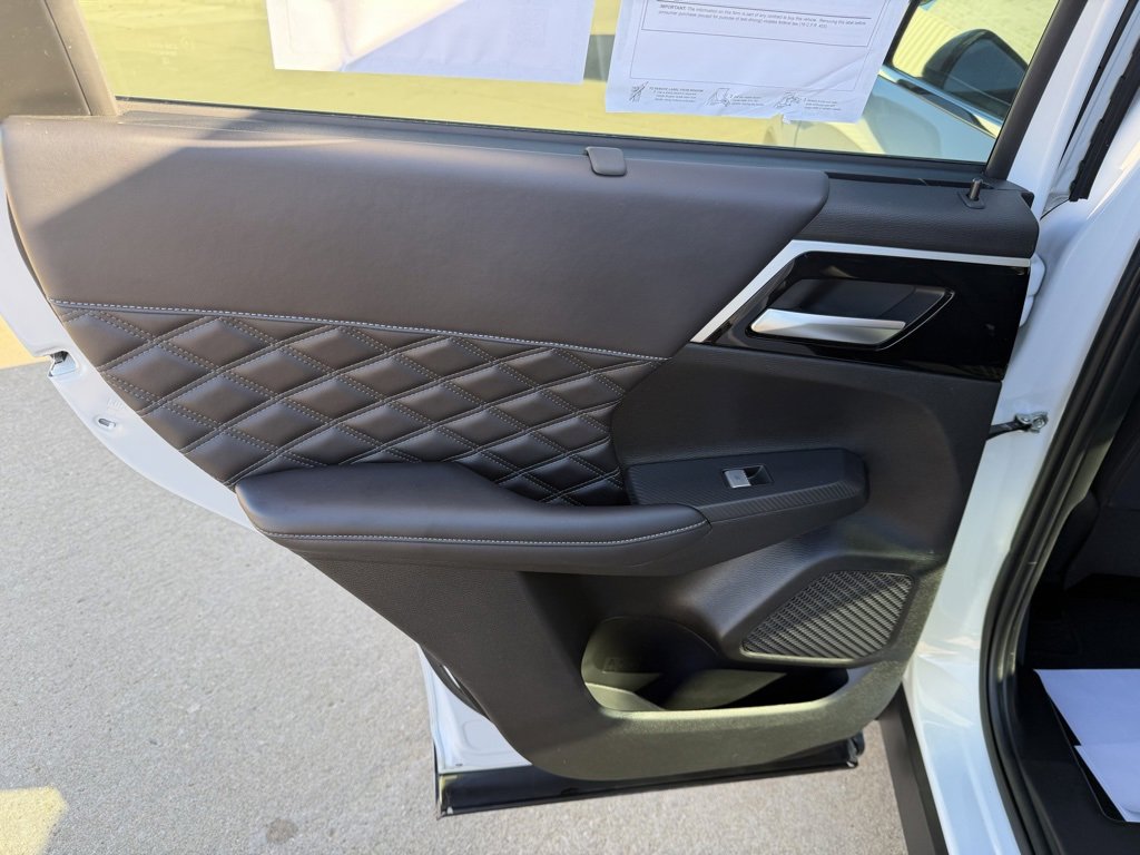 Used 2023 Mitsubishi Outlander SEL 40th Anniversary image 27