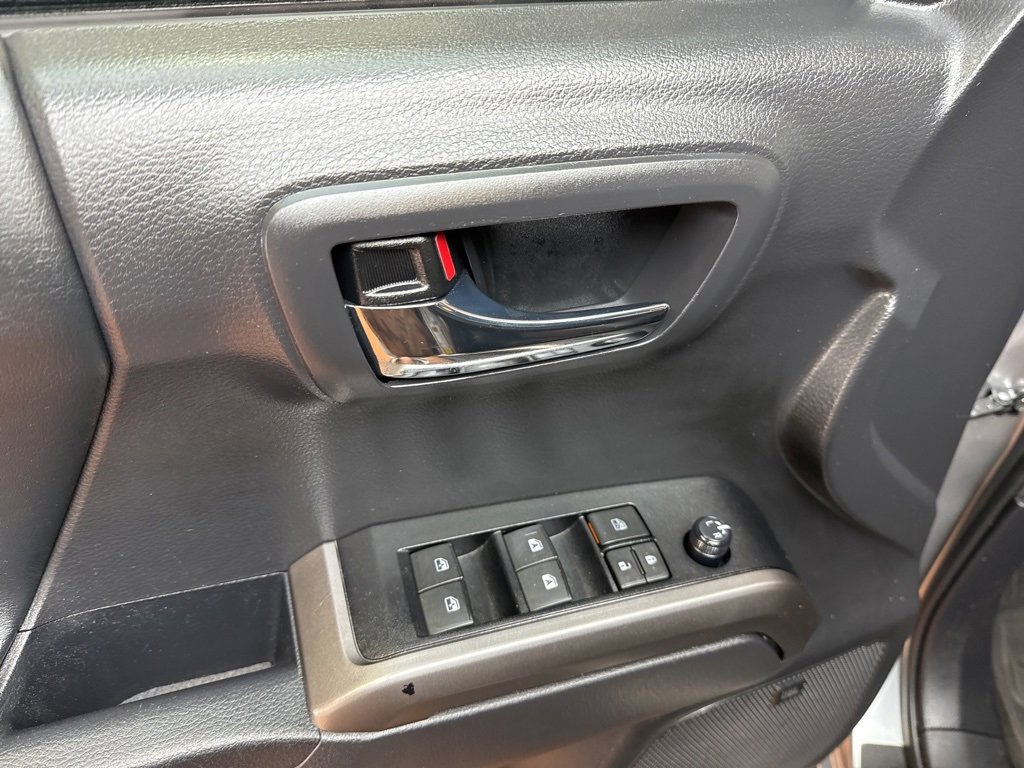 Used 2022 Toyota Tacoma Limited image 22