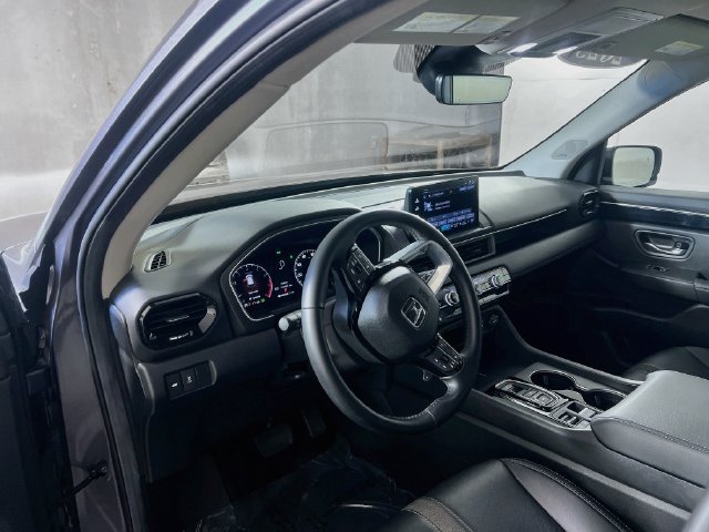 Used 2025 Honda Pilot Touring image 11