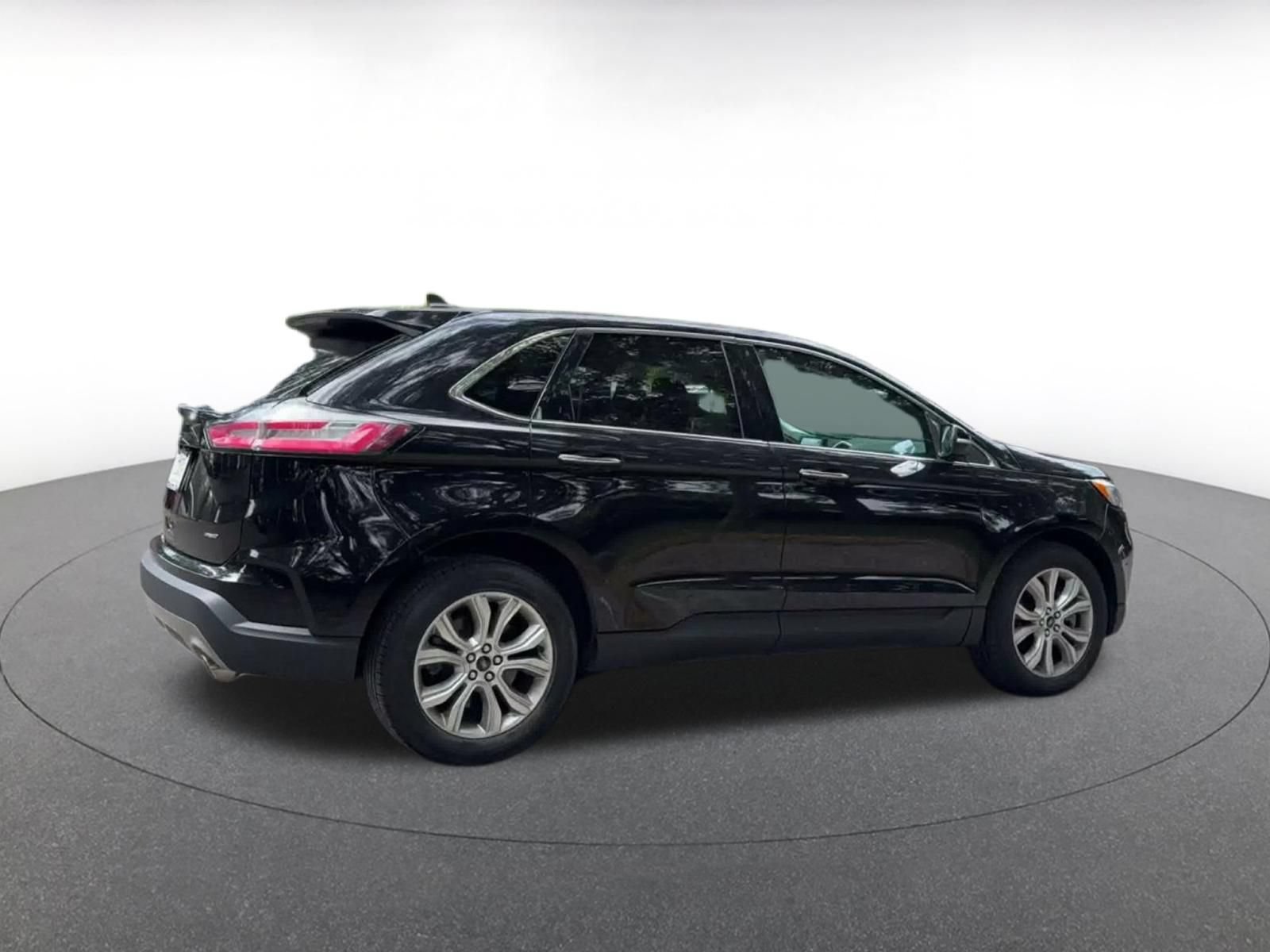 Used 2022 Ford Edge Titanium w/ Equipment Group 301A AWD/4WD image 13