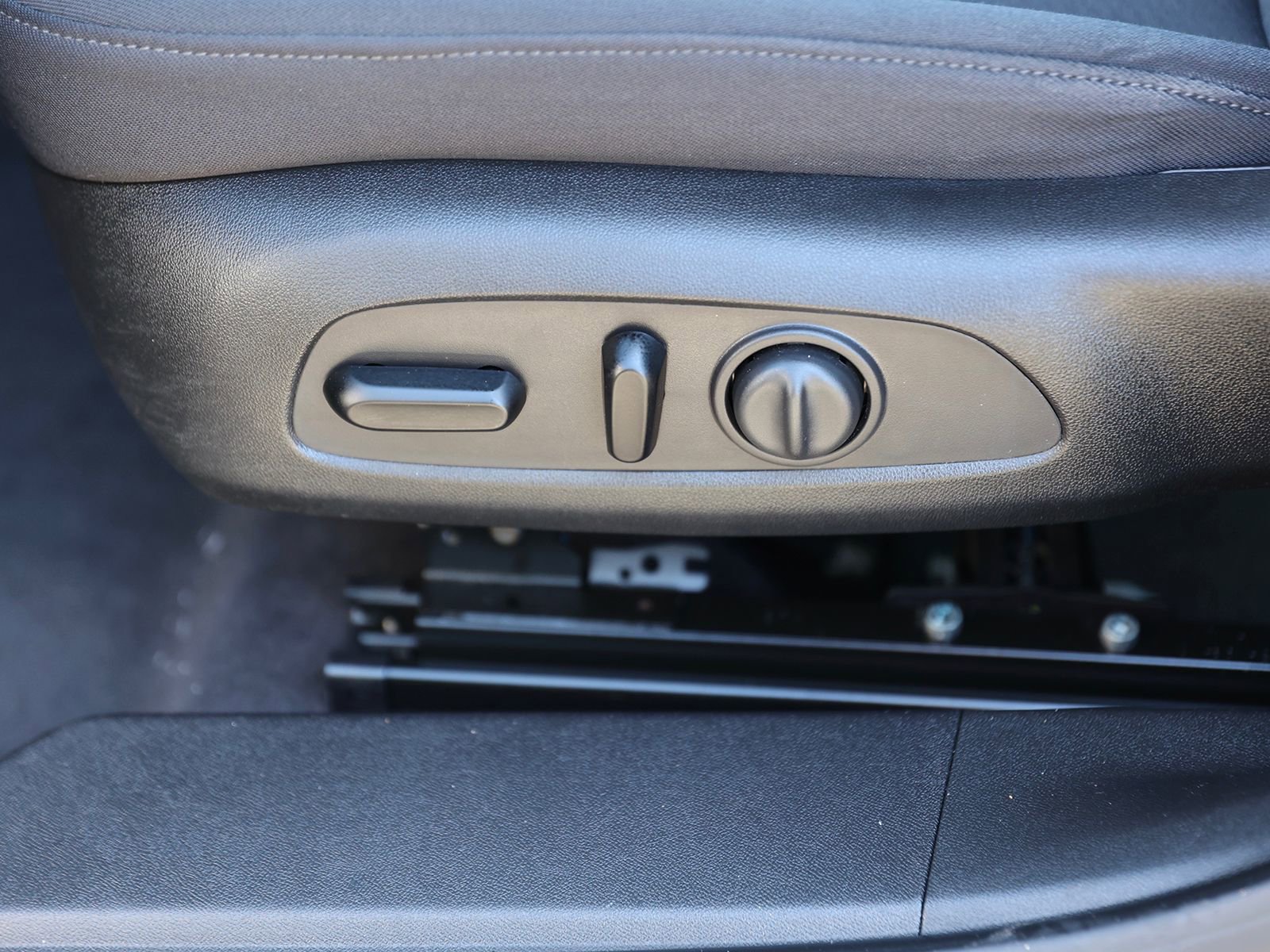 Used 2017 Chevrolet Malibu LT image 17