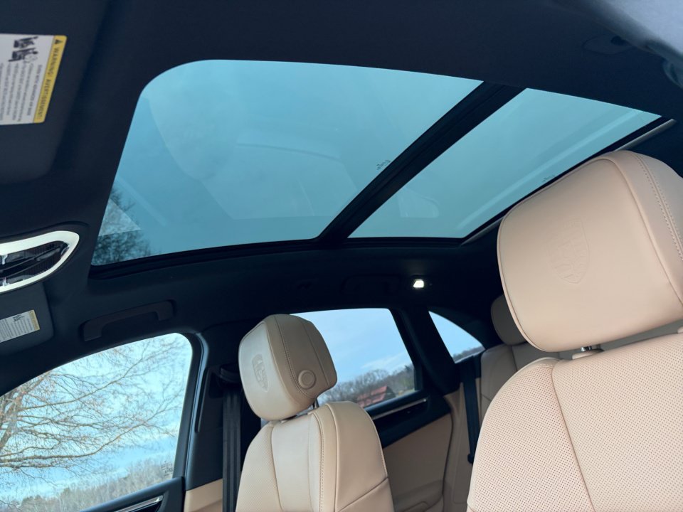 Certified 2026 Porsche Macan Turbo AWD/4WD image 19