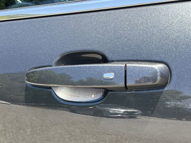 Used 2019 Chevrolet Equinox LT w/ Sun & Navigation Package FWD image 43