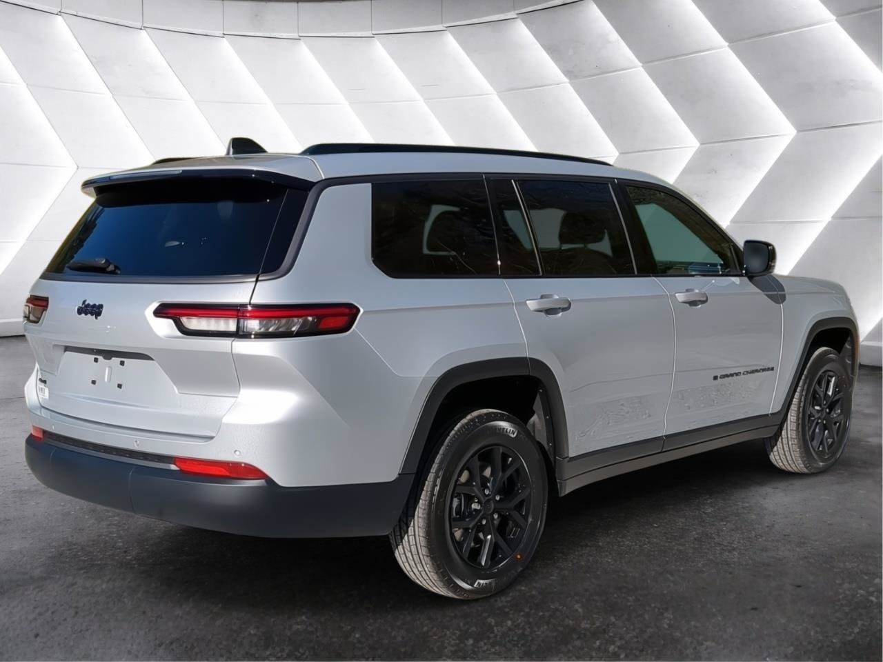 New 2026 Jeep Grand Cherokee L 4WD image 3