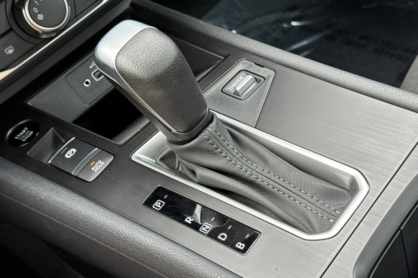 New 2025 Nissan Kicks S image 24